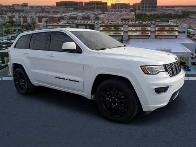 Used 2022 Jeep Grand Cherokee Laredo X RWD image 1