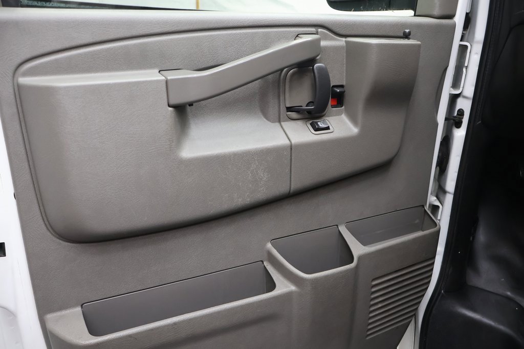 Used 2020 Chevrolet Express 3500 w/ Driver Convenience Package image 15