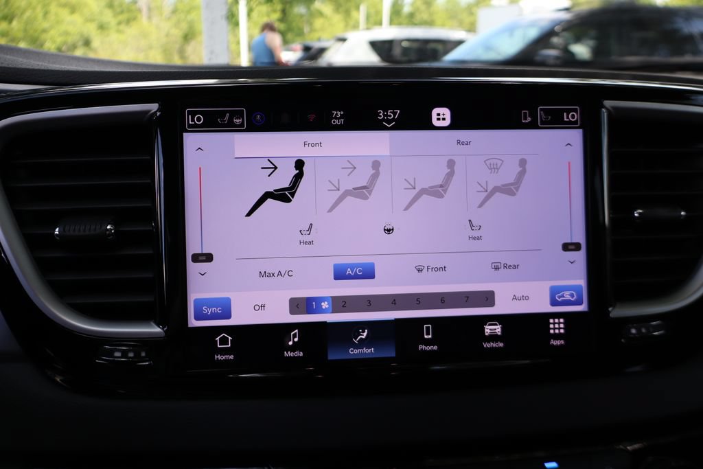 Used 2026 Chrysler Pacifica Select FWD image 19