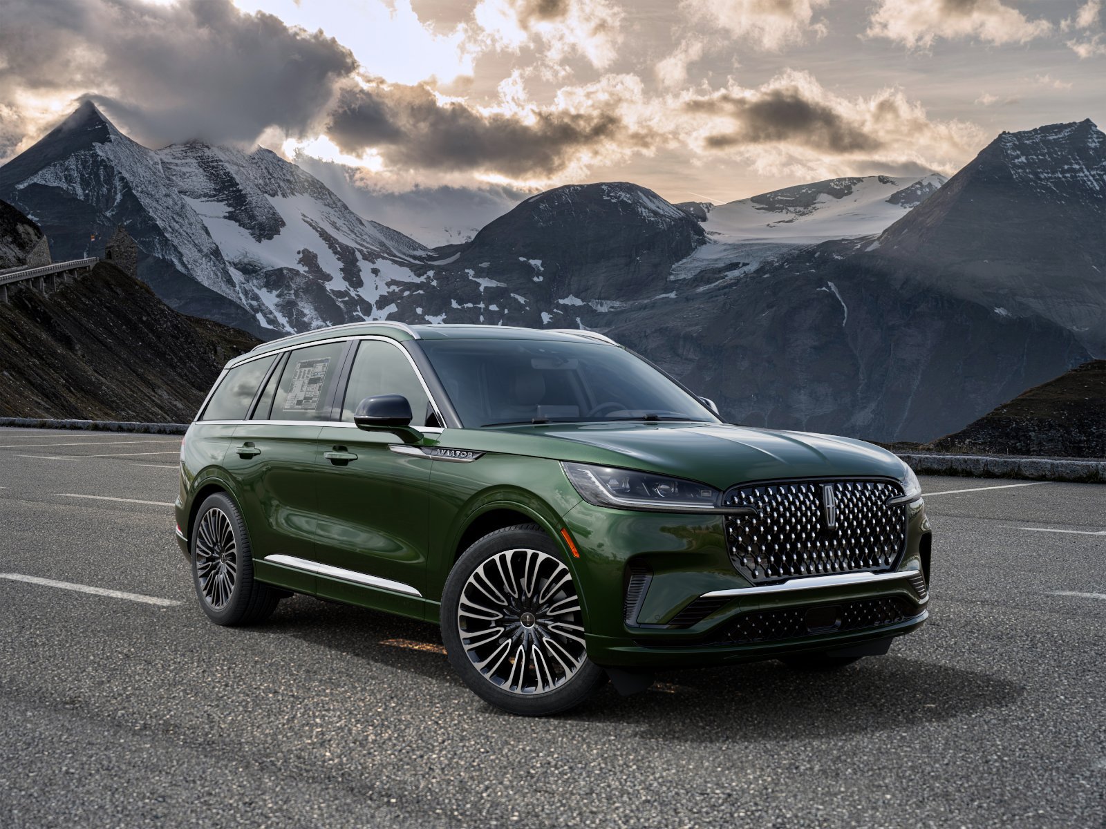New 2027 Lincoln Aviator Black Label w/ Dynamic Handling Package AWD/4WD image 4