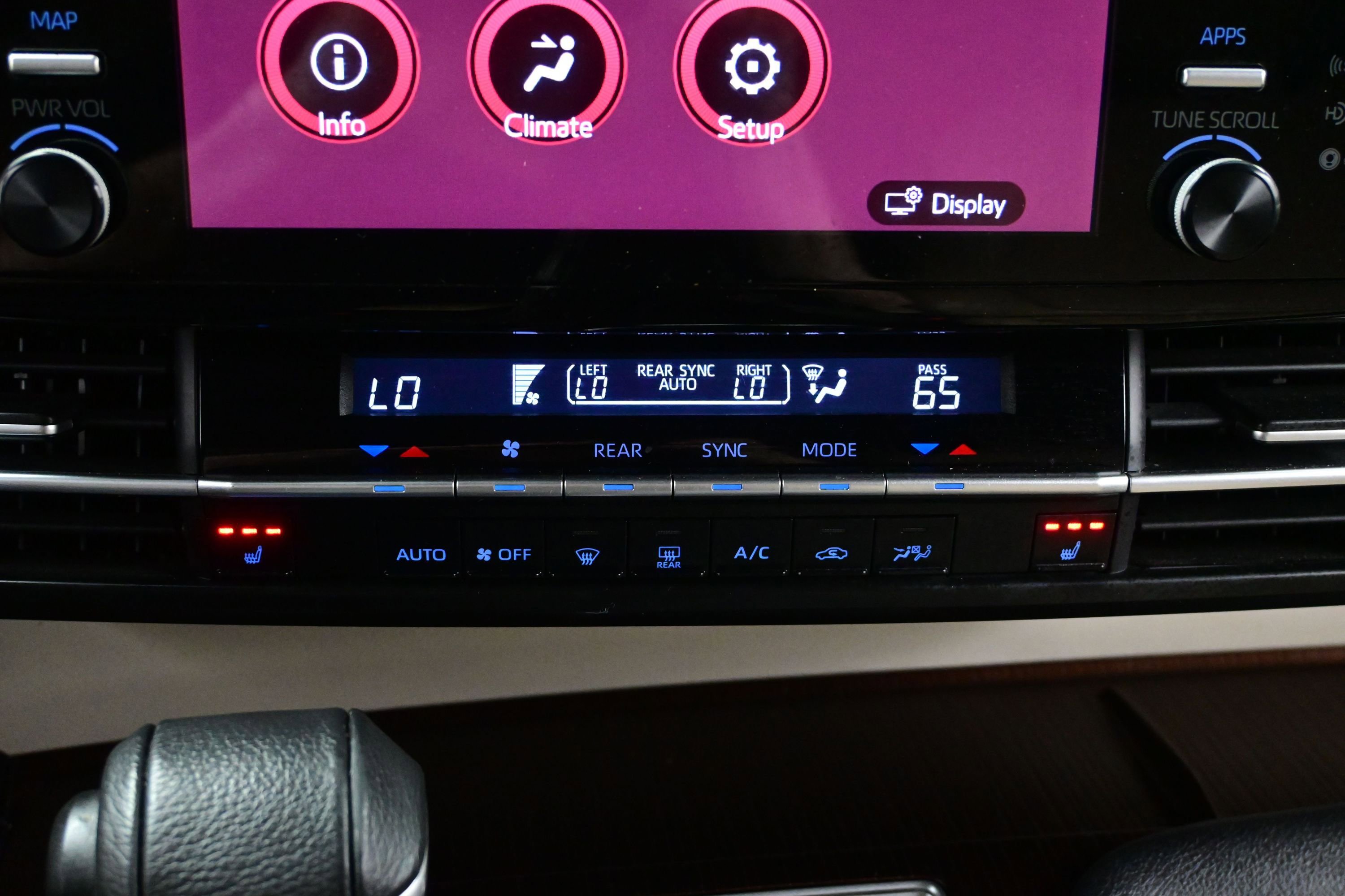 Used 2021 Toyota Sienna XLE FWD image 22