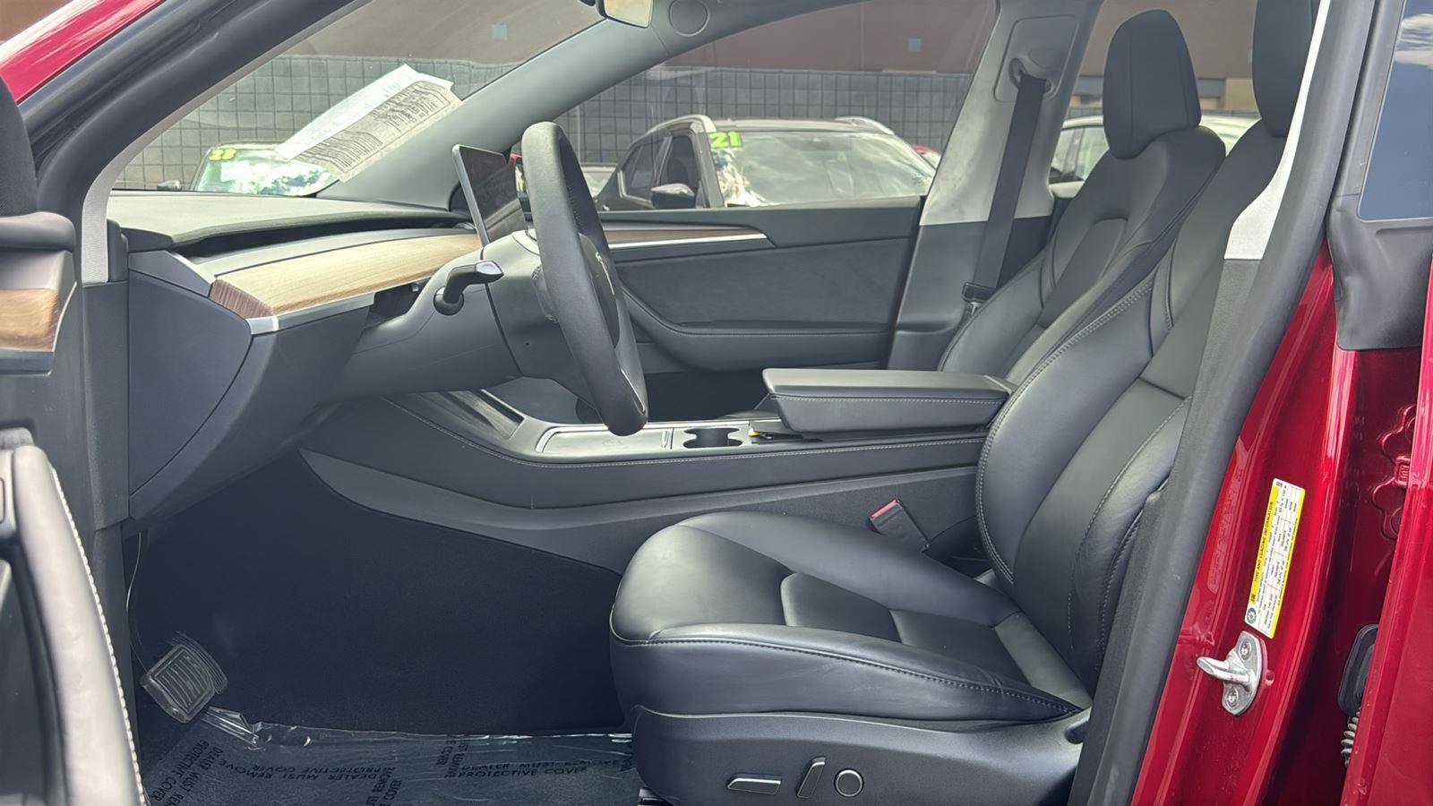 Used 2024 Tesla Model Y Long Range AWD/4WD image 19