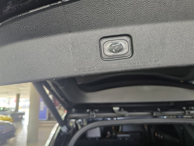 Used 2018 Ford Explorer Limited AWD/4WD image 40