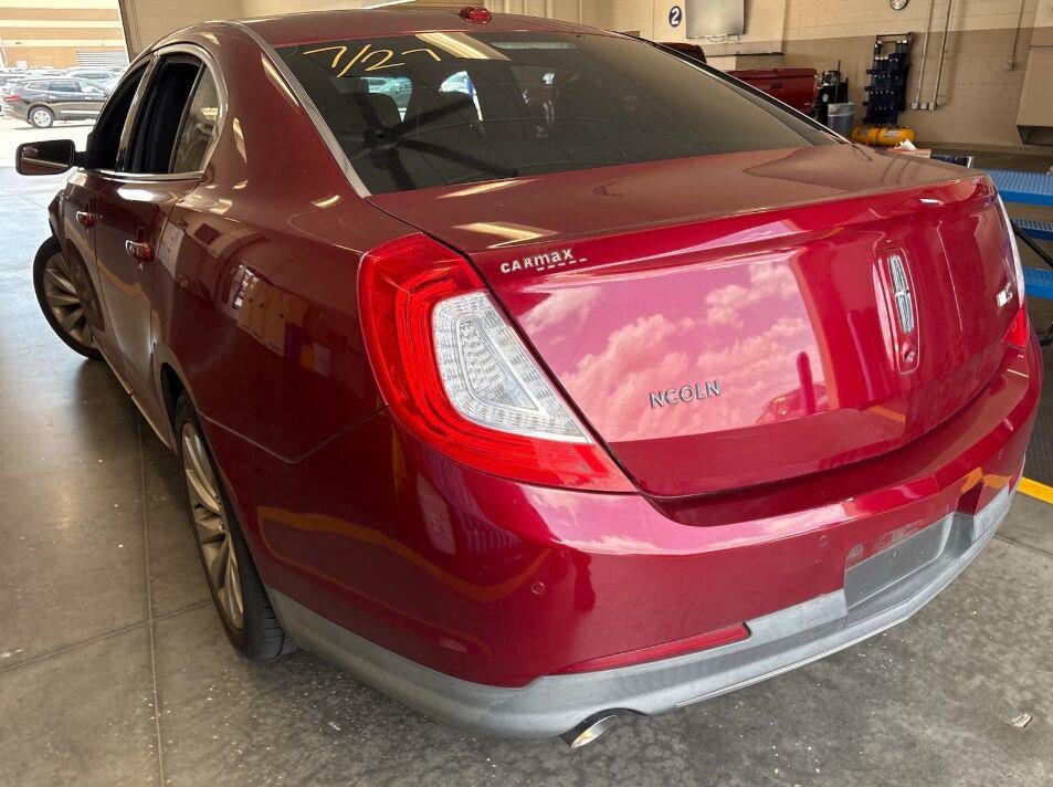 Used 2014 Lincoln MKS FWD image 3