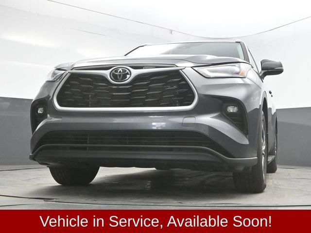 Used 2023 Toyota Highlander XLE AWD/4WD image 43