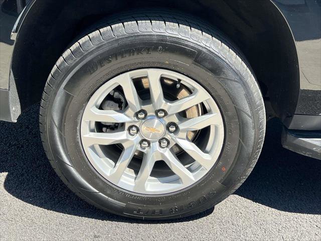 Used 2024 Chevrolet Suburban LT AWD/4WD image 8