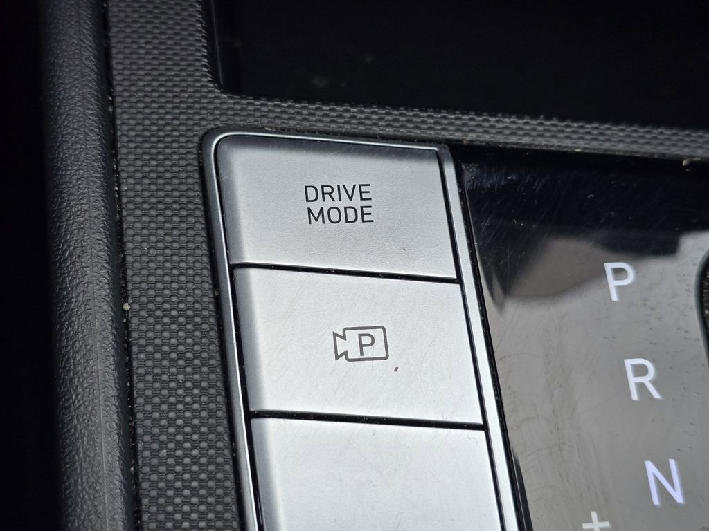 Used 2024 Hyundai Elantra SEL FWD image 21