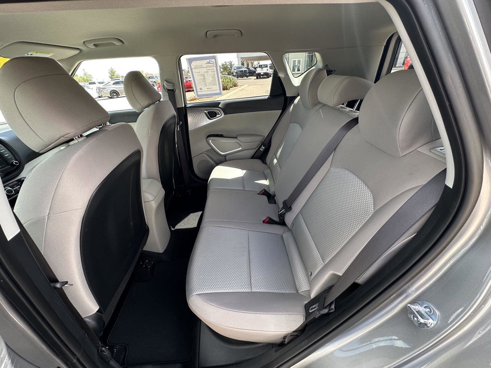 Used 2025 Kia Soul LX FWD image 21