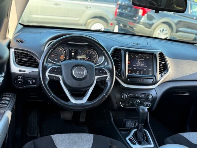 Used 2014 Jeep Cherokee Latitude w/ Cold Weather Group FWD image 5