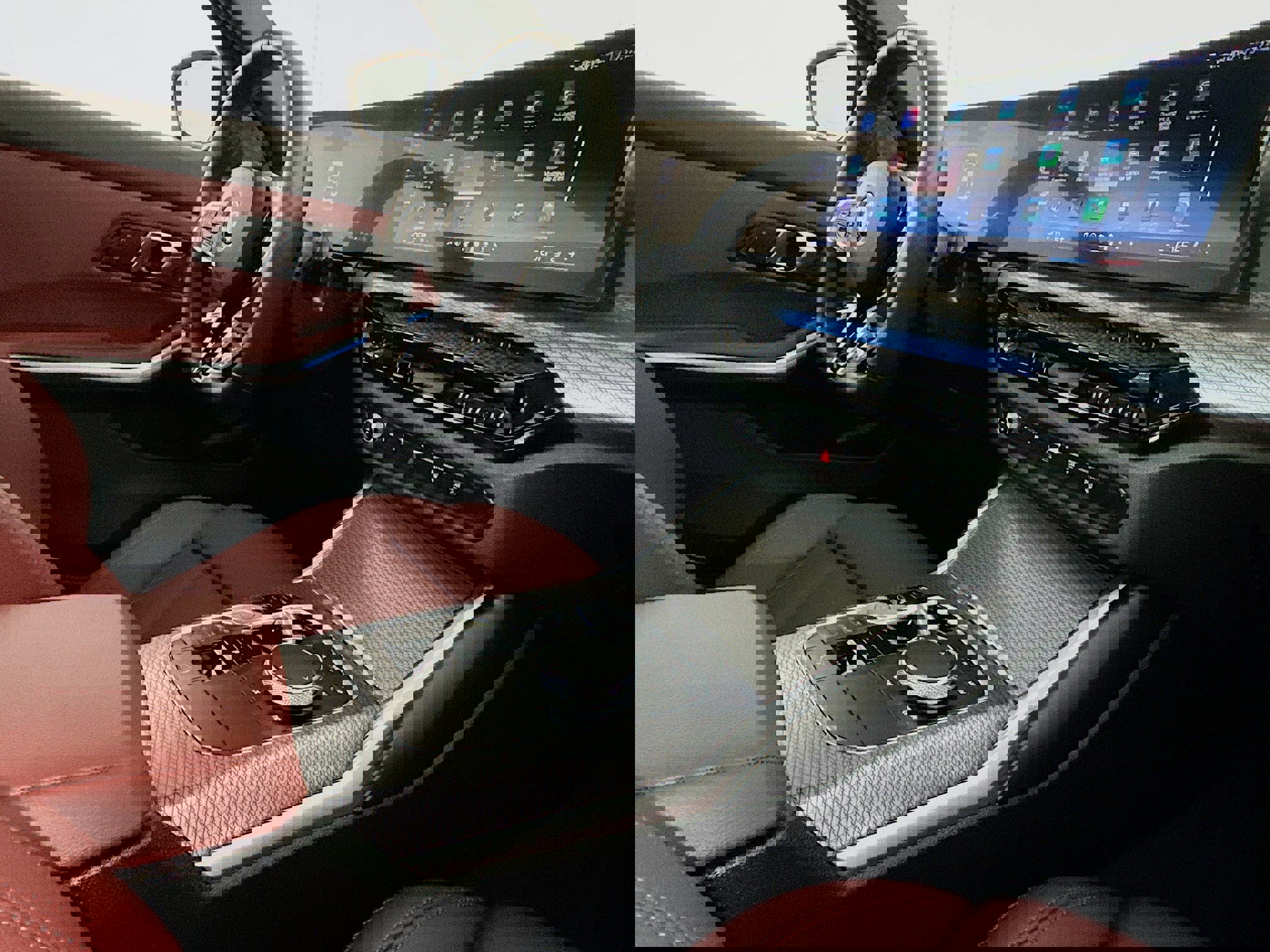 Used 2025 BMW 330i xDrive Sedan w/ M Sport Package image 30