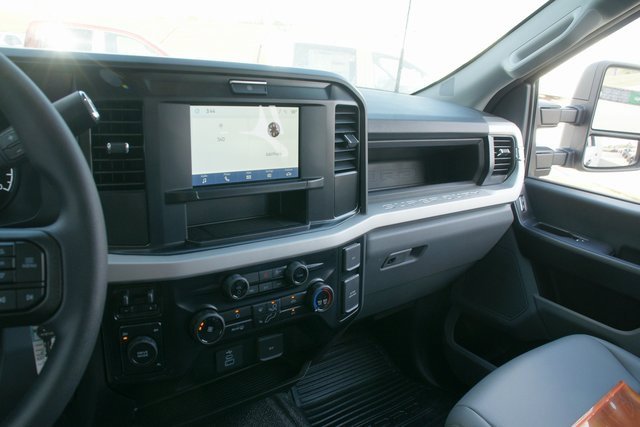 New 2026 Ford F350 XL w/ XL Chrome Package image 19