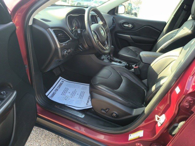 Used 2019 Jeep Cherokee Limited image 11