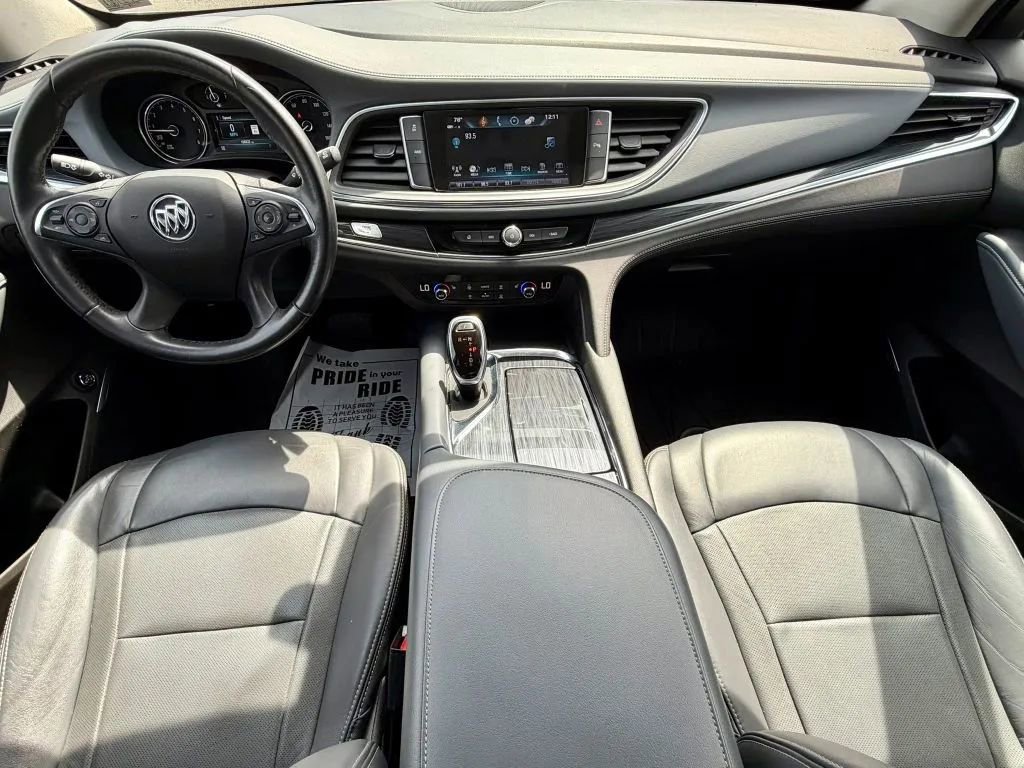 Used 2018 Buick Enclave Essence AWD/4WD image 19