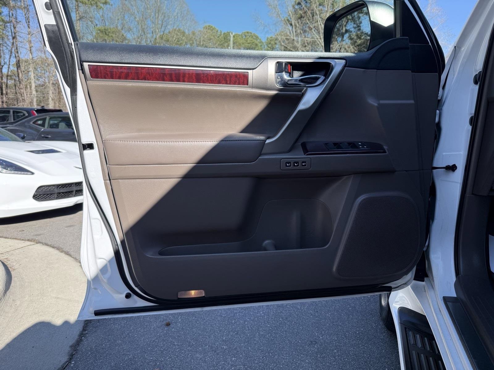 Used 2017 Lexus GX 460 Luxury image 18