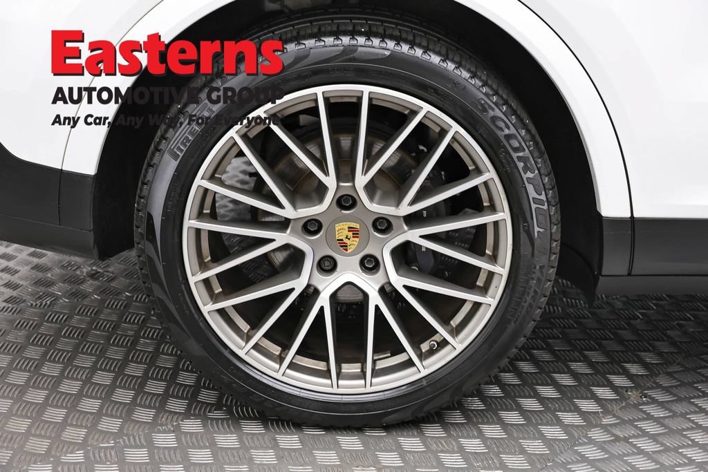 Used 2023 Porsche Cayenne Platinum Edition AWD/4WD image 37