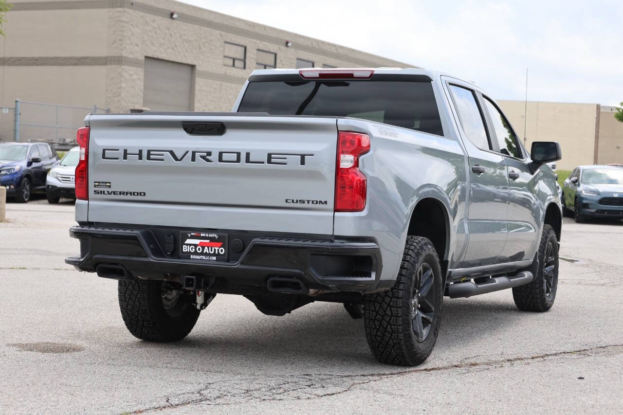 Used 2026 Chevrolet Silverado 1500 Custom Trail Boss w/ Dark Appearance Package AWD/4WD image 9