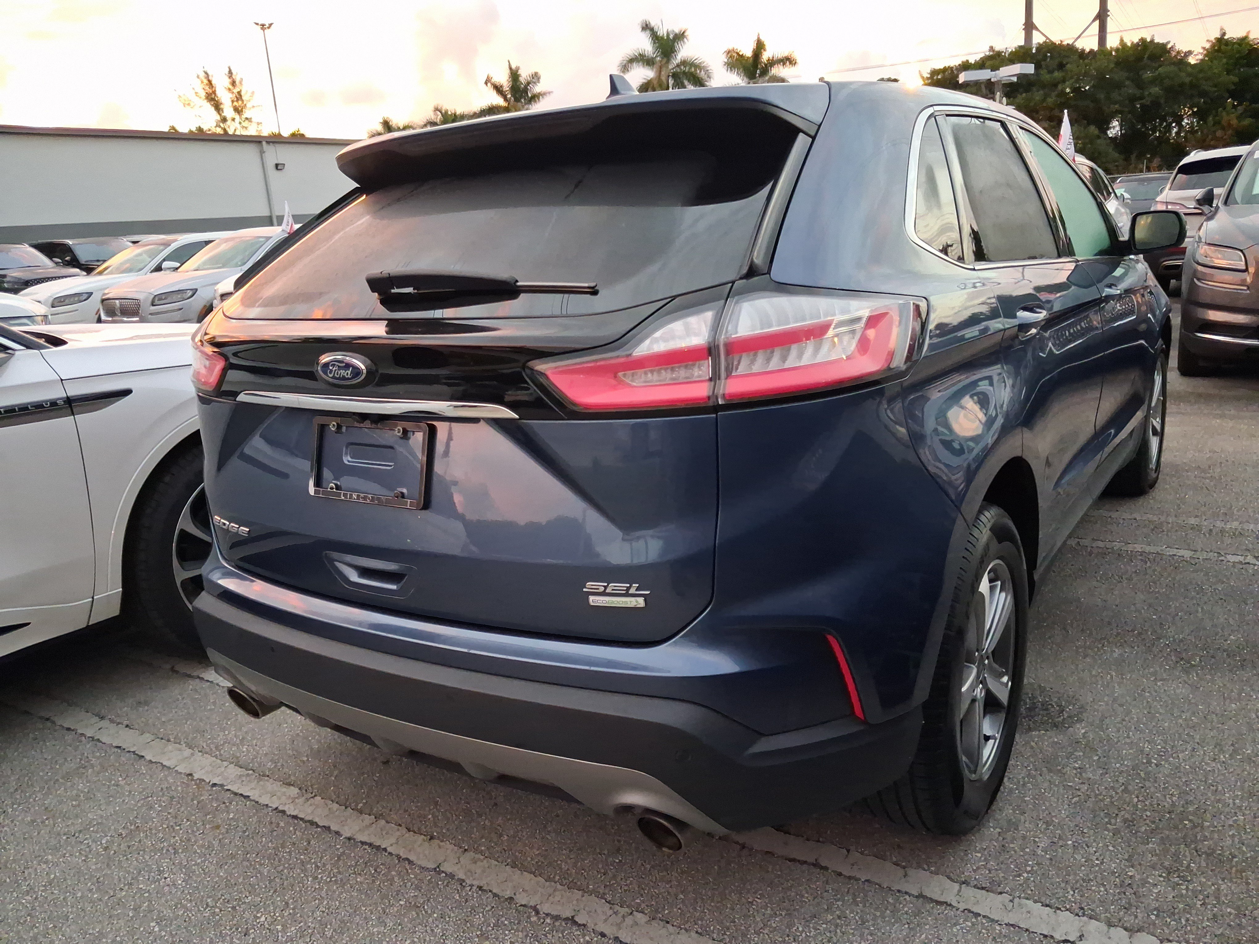 Used 2019 Ford Edge SEL w/ Equipment Group 201A FWD image 4