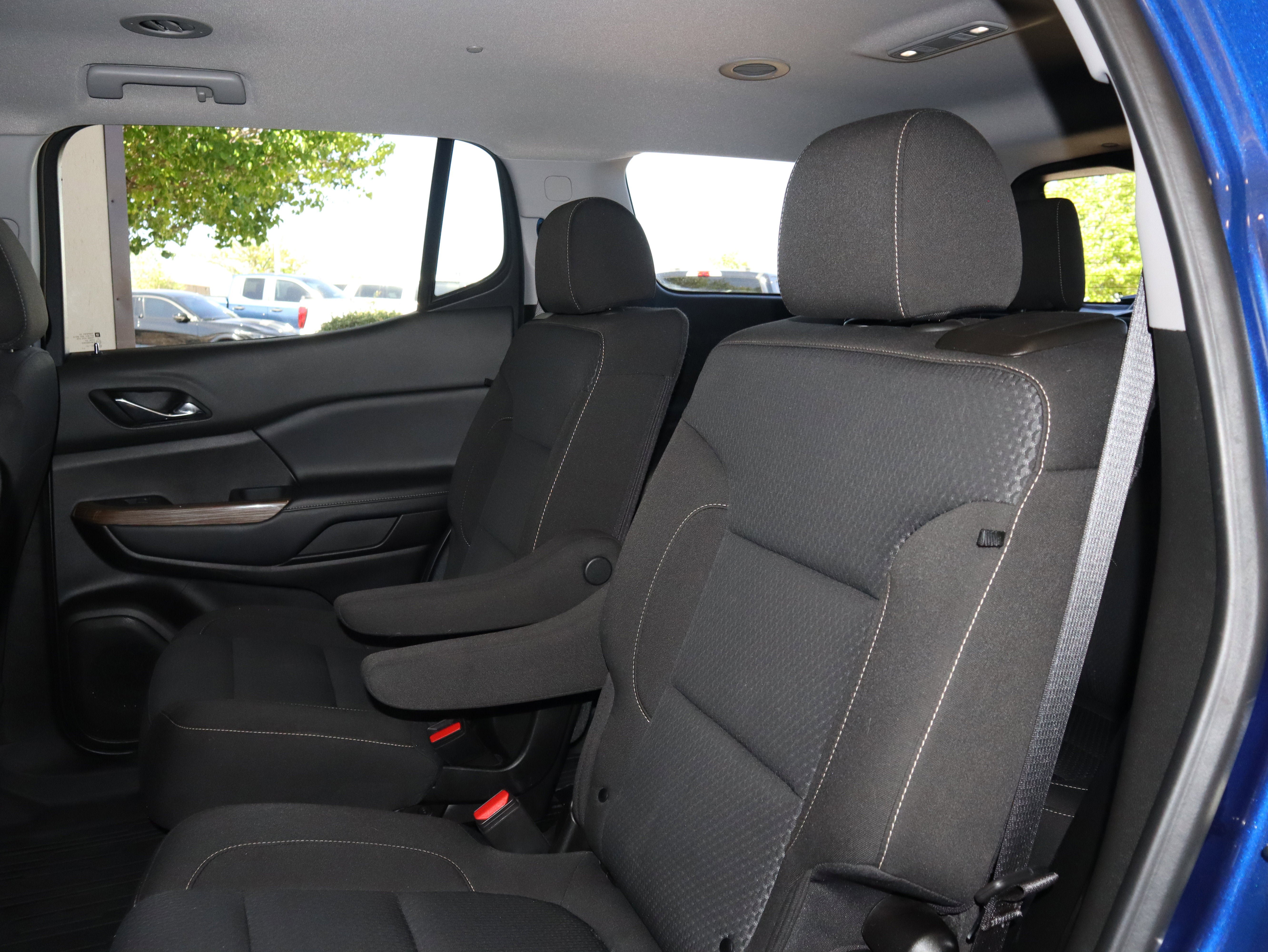 Used 2023 GMC Acadia SLE w/ Driver Convenience Package image 37