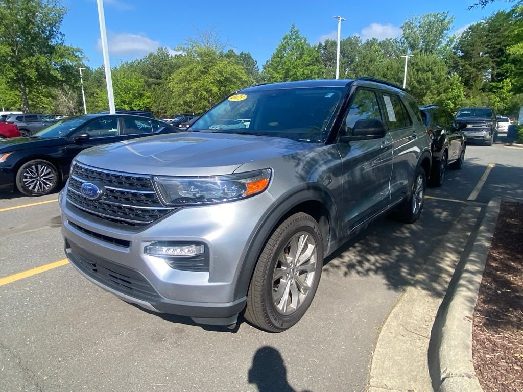 Used 2023 Ford Explorer XLT w/ Equipment Group 202A AWD/4WD image 7
