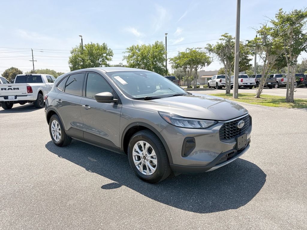 Used 2025 Ford Escape Active AWD/4WD image 1