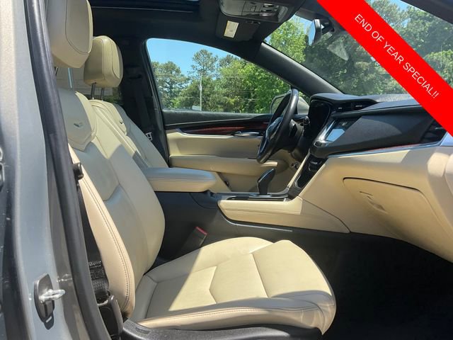 Used 2018 Cadillac XT5 Luxury w/ Driver Awareness Package image 15