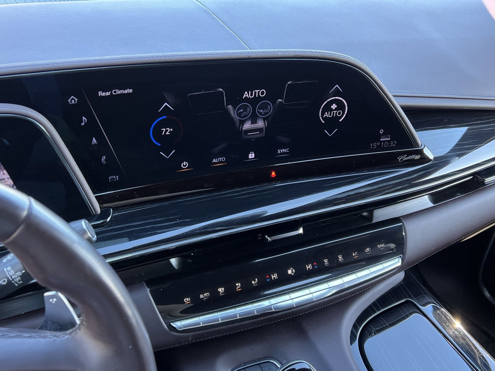 Used 2024 Cadillac Escalade ESV V w/ Heavy-Duty Trailer Package image 19