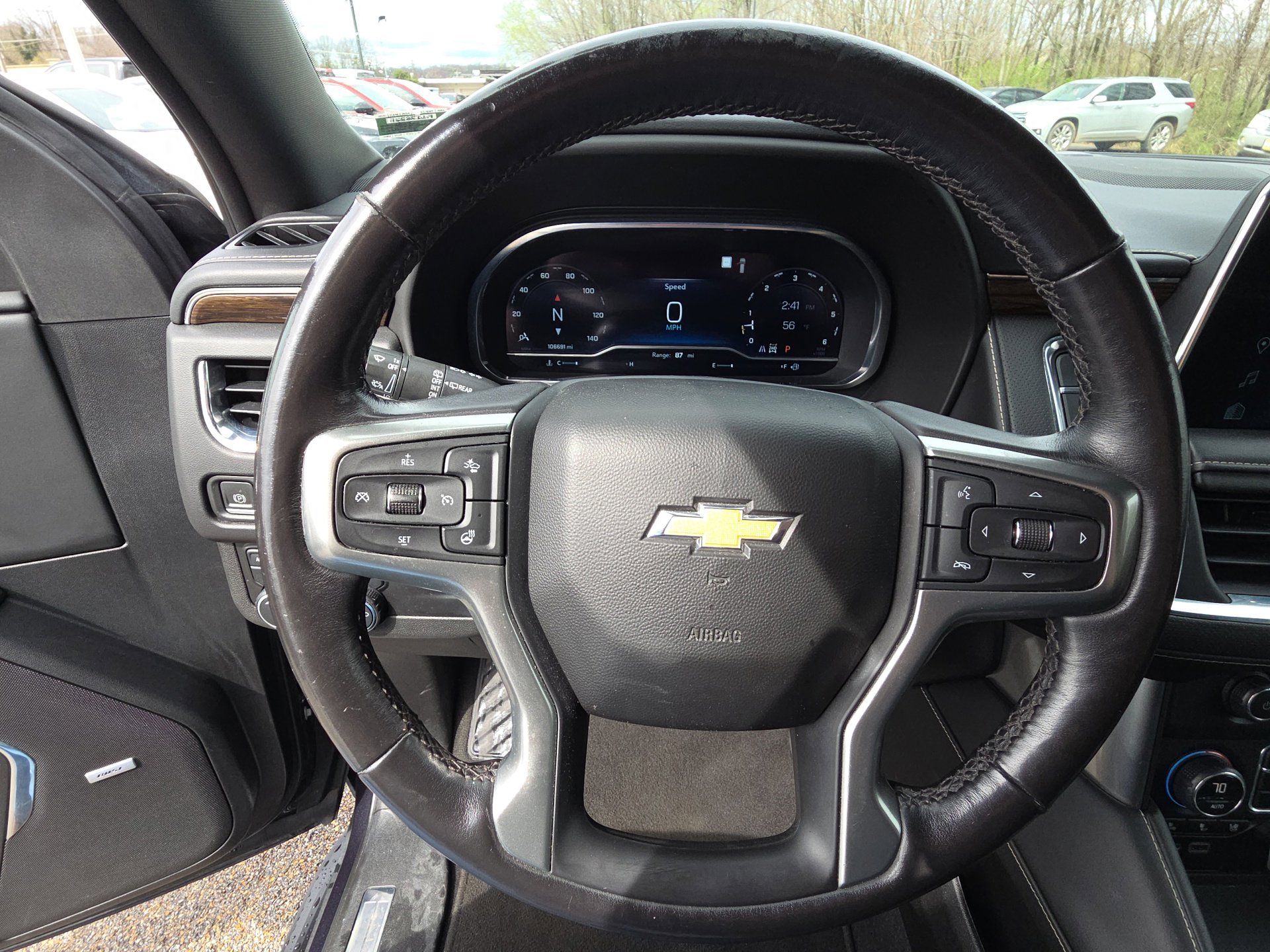 Used 2023 Chevrolet Suburban Premier image 17