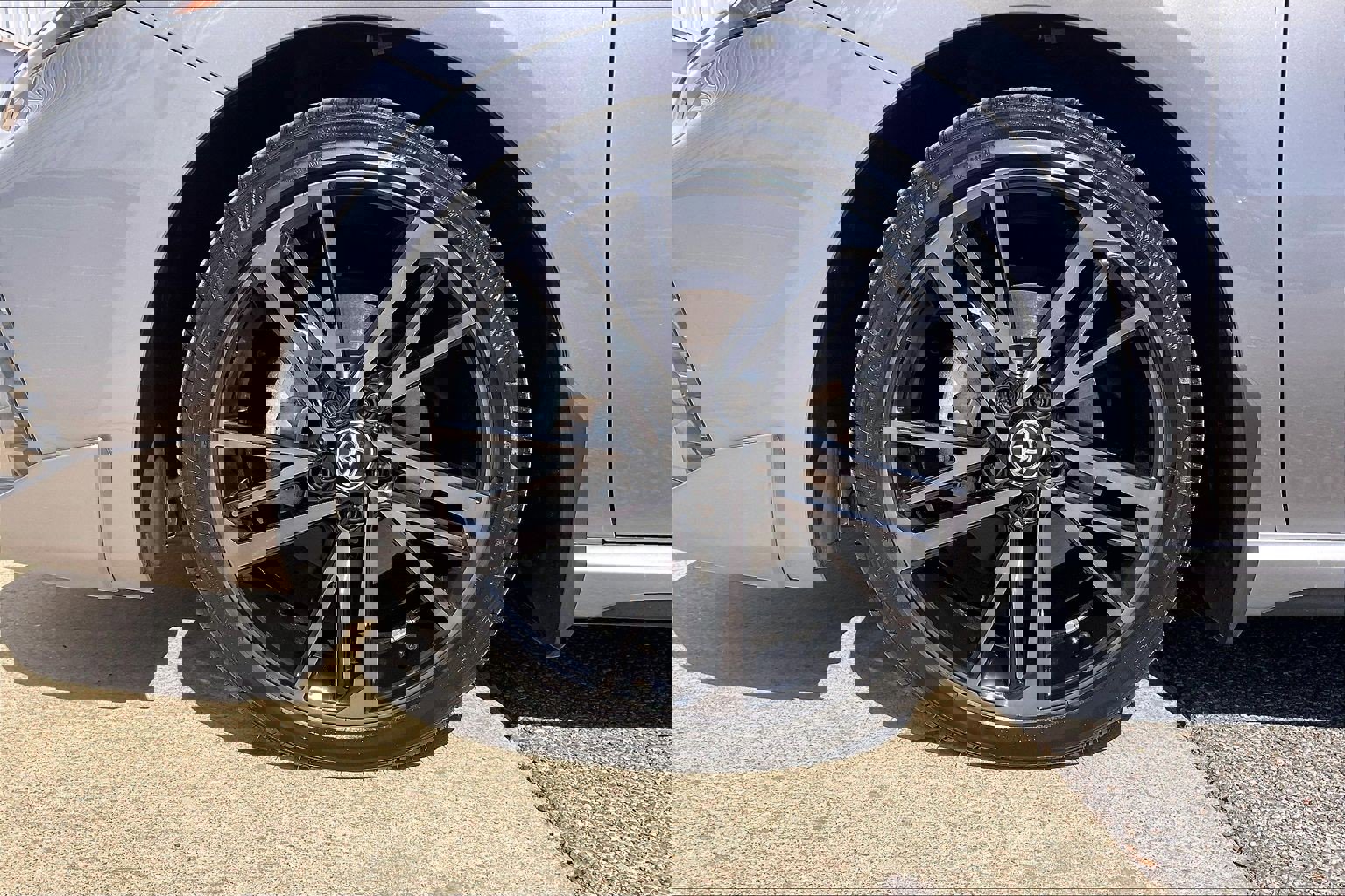 Used 2025 Toyota Camry XSE w/ Premium Plus Package image 11