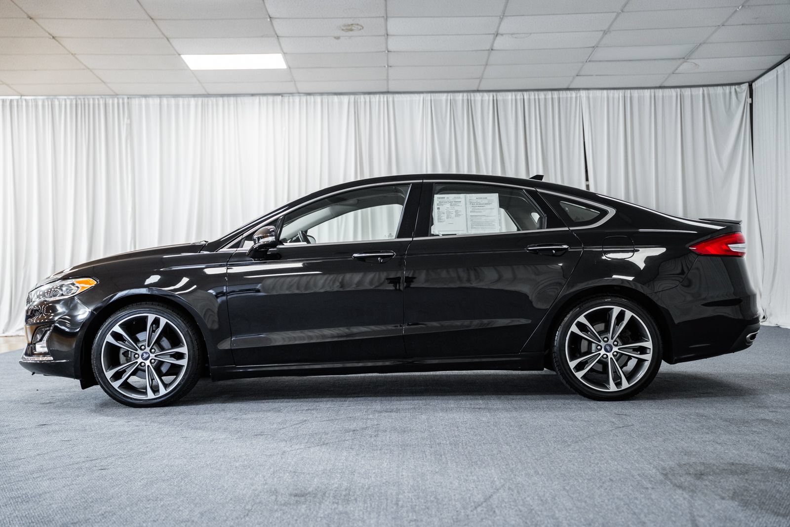 Used 2019 Ford Fusion Titanium AWD/4WD image 4