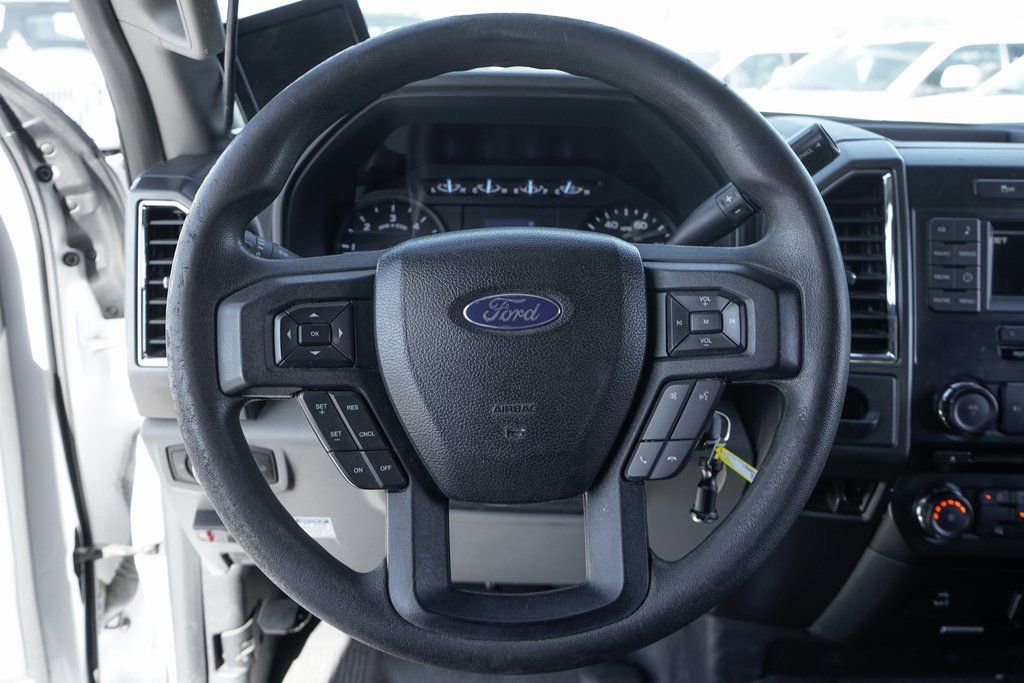 Used 2017 Ford F550 2WD Regular Cab Super Duty image 27