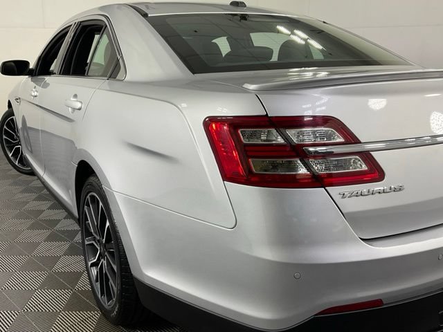 Used 2017 Ford Taurus Limited AWD/4WD image 31
