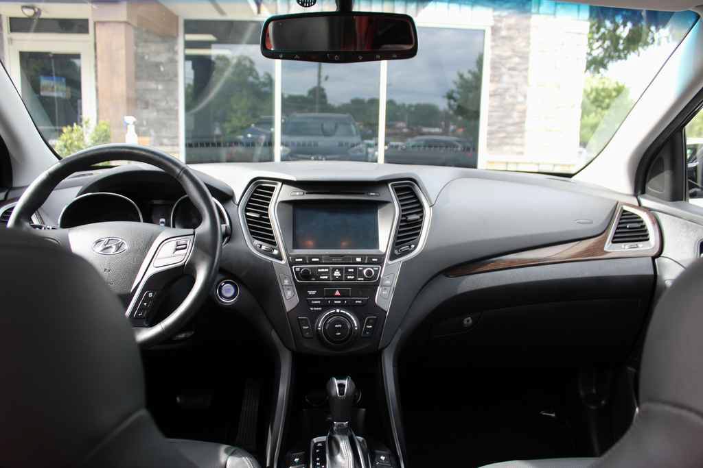 Used 2017 Hyundai Santa Fe Sport FWD image 31