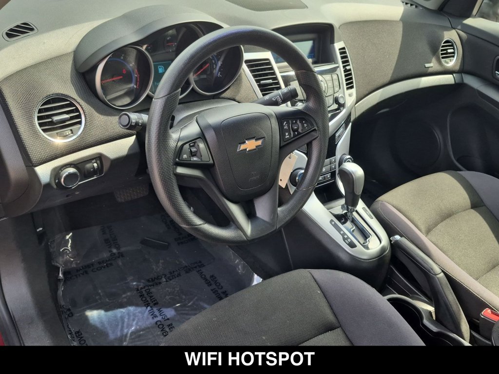 Used 2015 Chevrolet Cruze LT FWD image 2