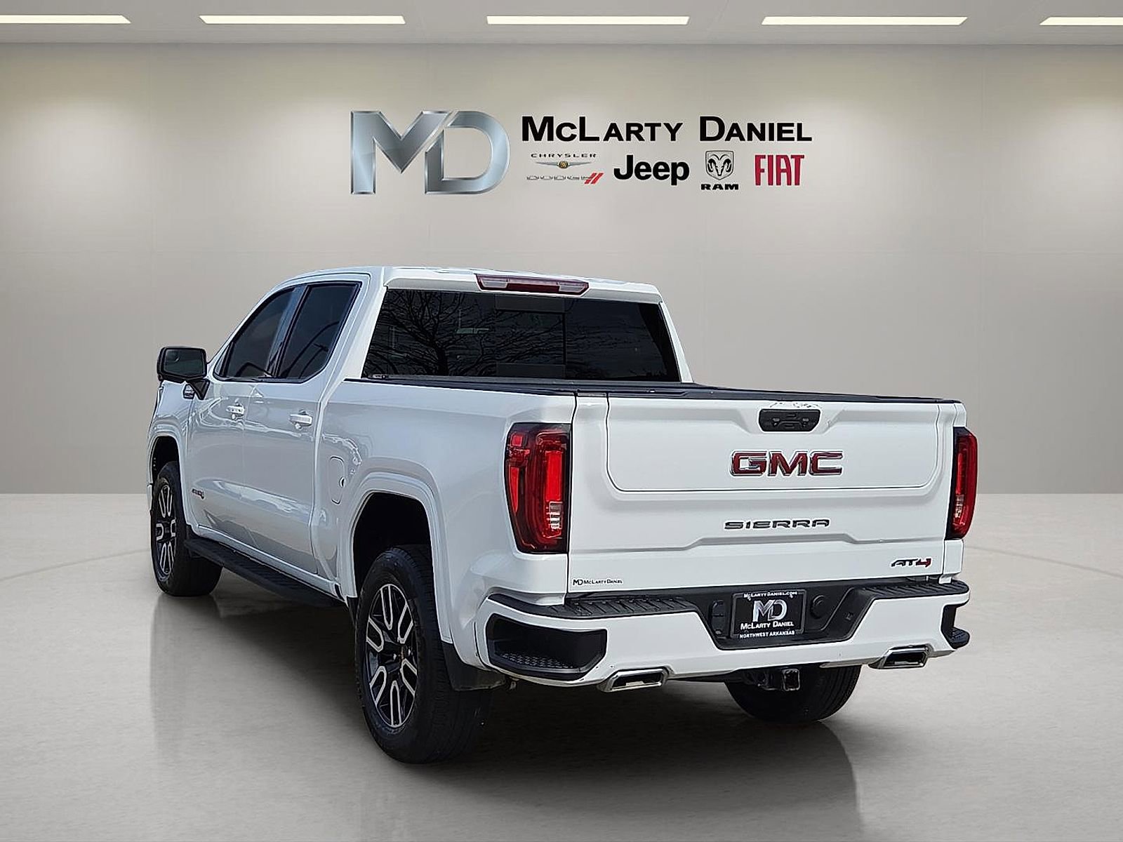 Used 2022 GMC Sierra 1500 AT4 w/ AT4 Preferred Package image 4