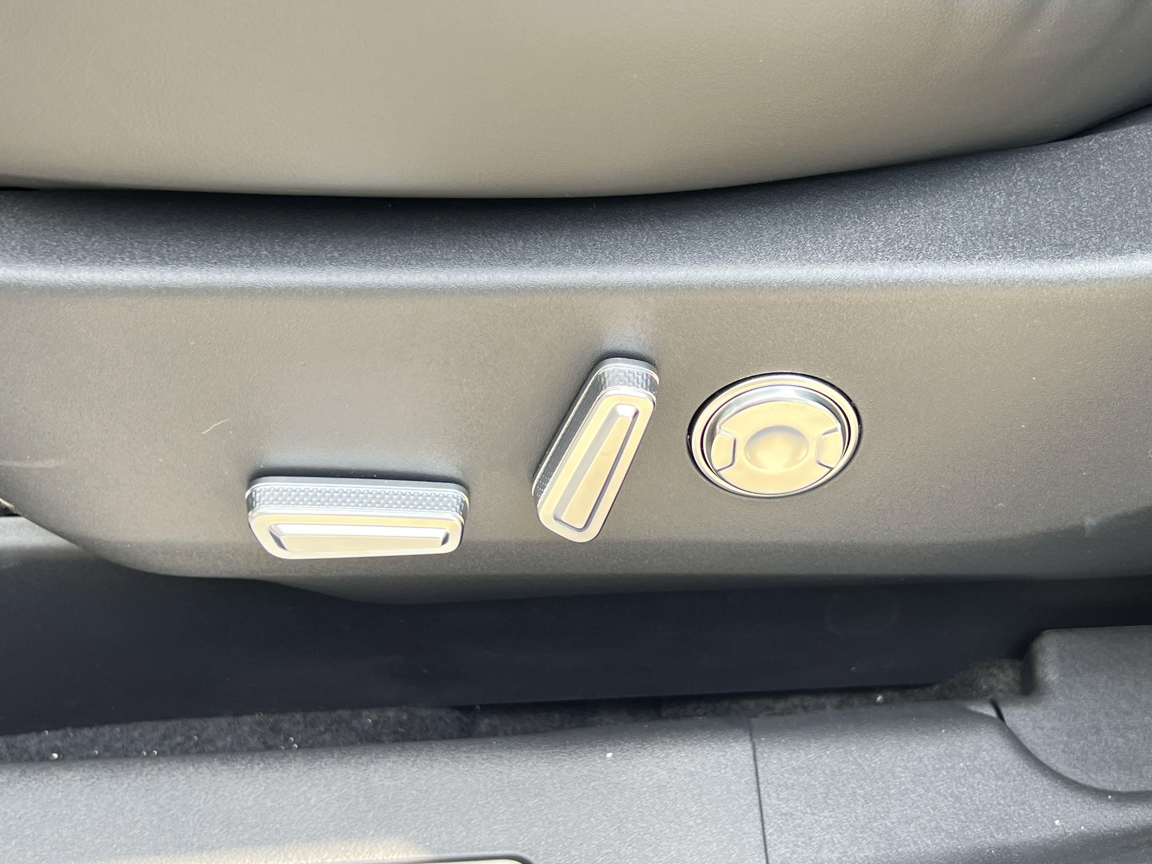 New 2025 Lincoln Nautilus Reserve w/ Jet Appearance Package image 25