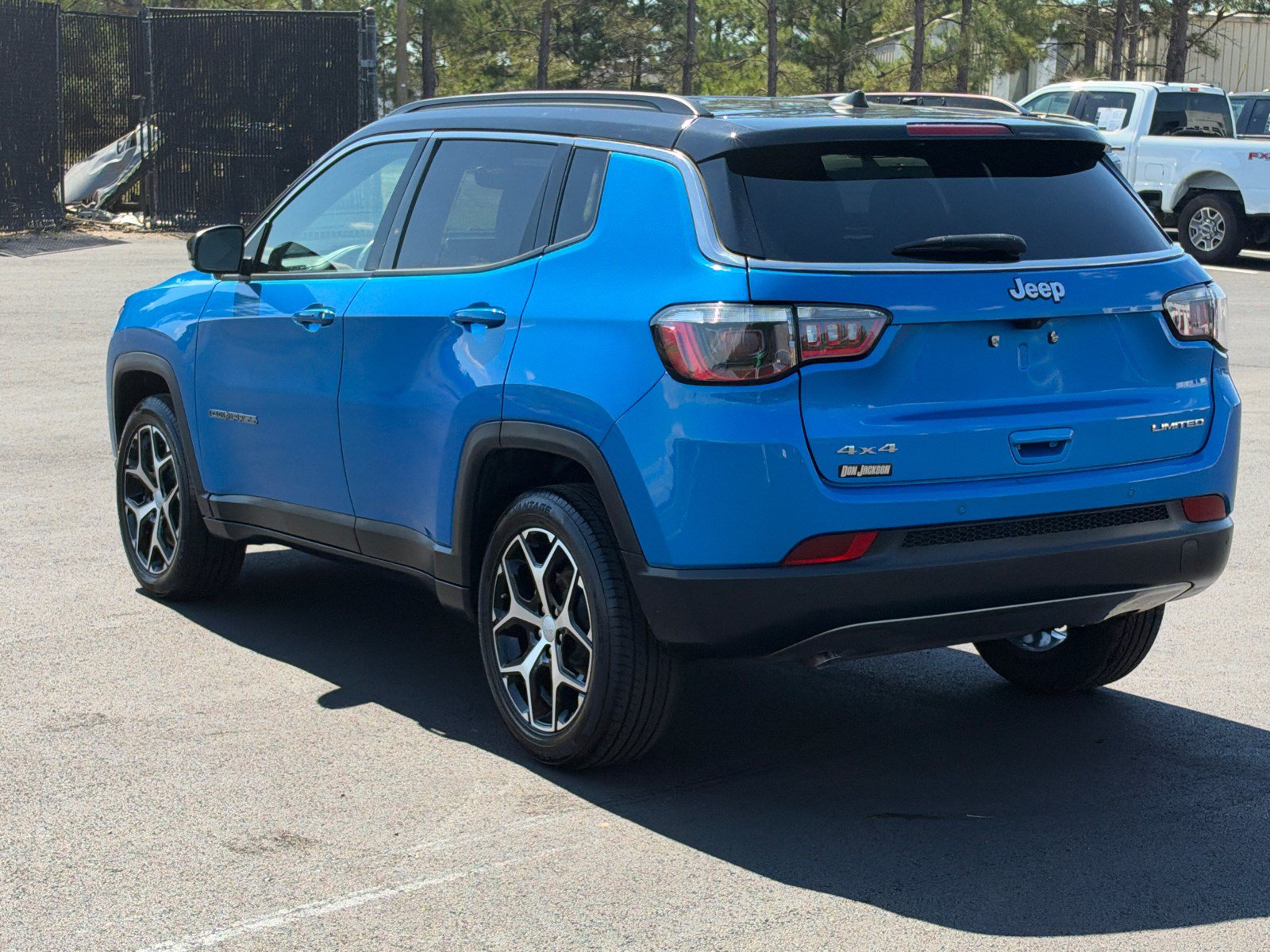 Used 2024 Jeep Compass Limited AWD/4WD image 7