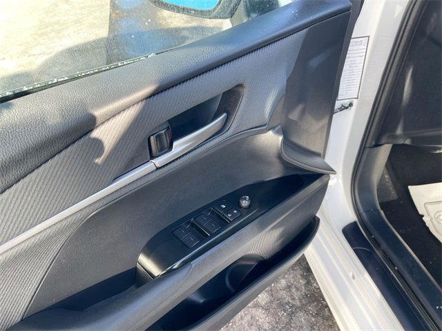 Used 2025 Toyota Camry SE image 22