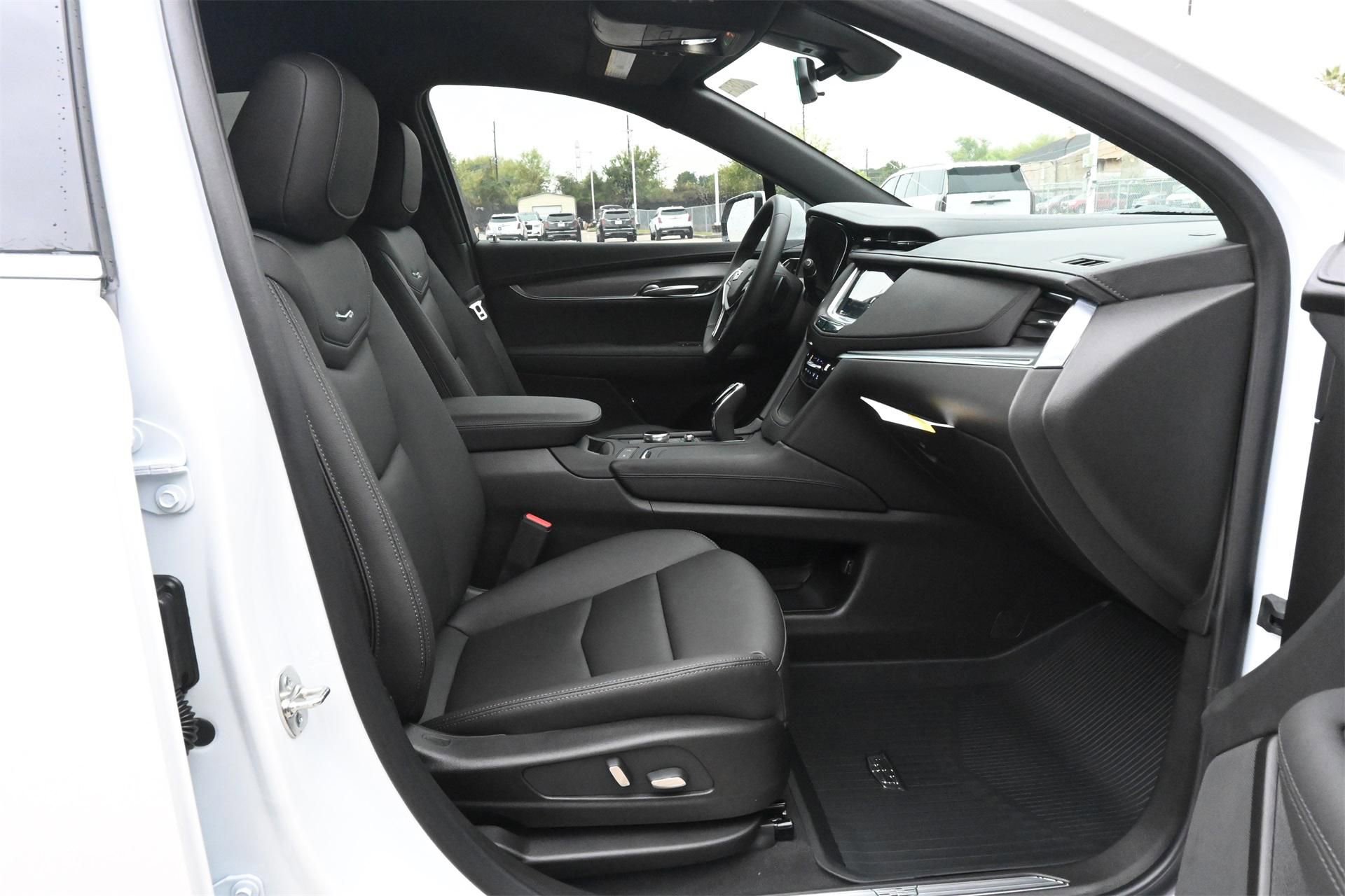 New 2026 Cadillac XT5 Luxury w/ LPO, Floor Liner Package image 26