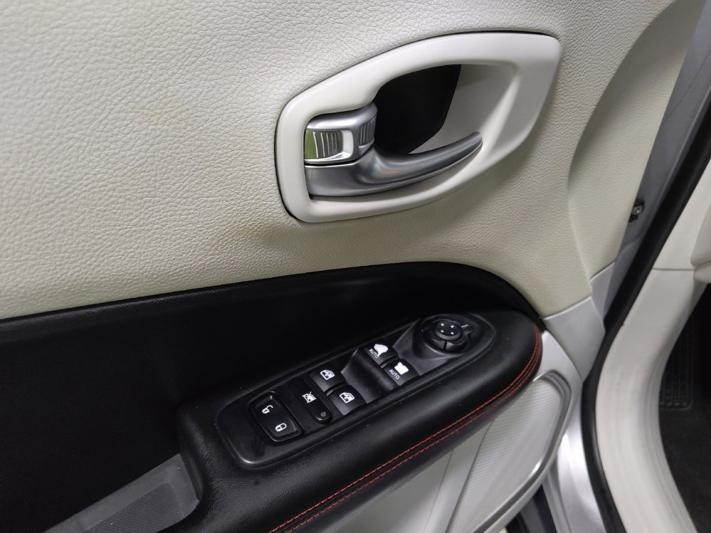 Used 2020 Jeep Compass Limited AWD/4WD image 27