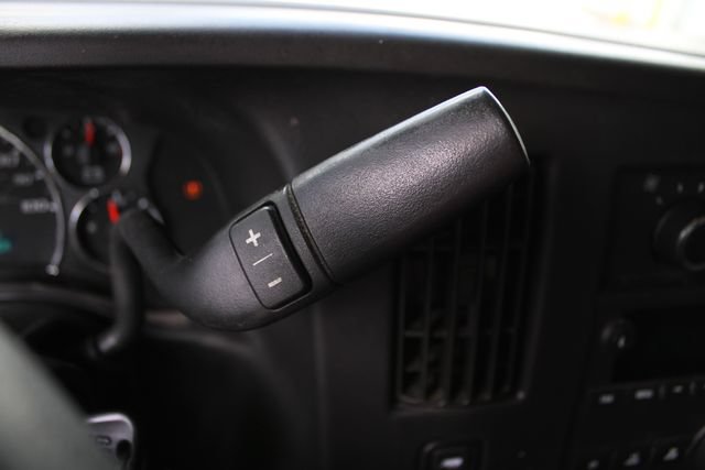 Used 2017 GMC Savana 2500 RWD image 5