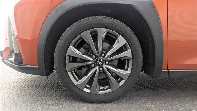 Used 2019 Lexus UX 200 F Sport w/ F Sport Premium Package FWD image 30