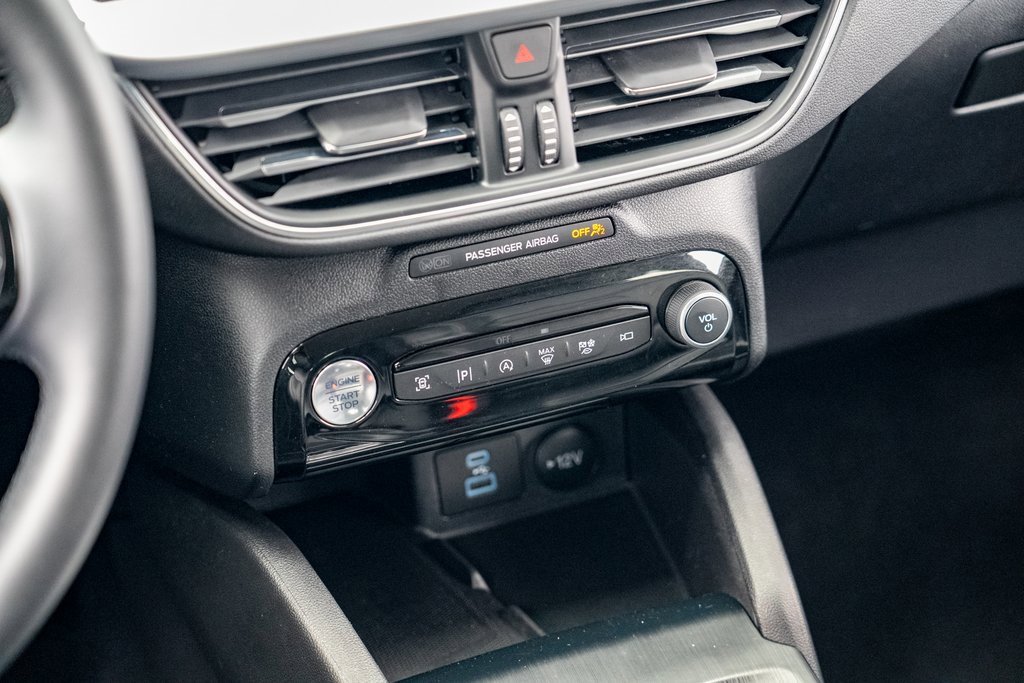 Used 2023 Ford Escape Platinum image 19