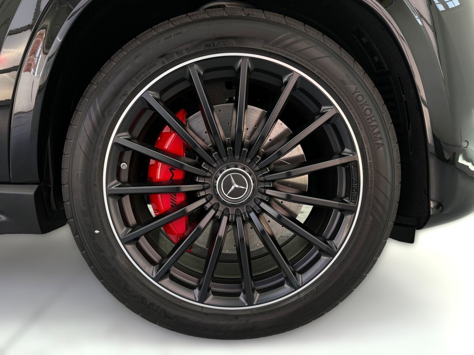 New 2026 Mercedes-Benz GLS 63 AMG 4MATIC image 8