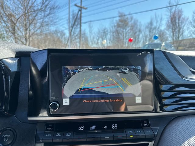Used 2025 Toyota Camry SE image 39