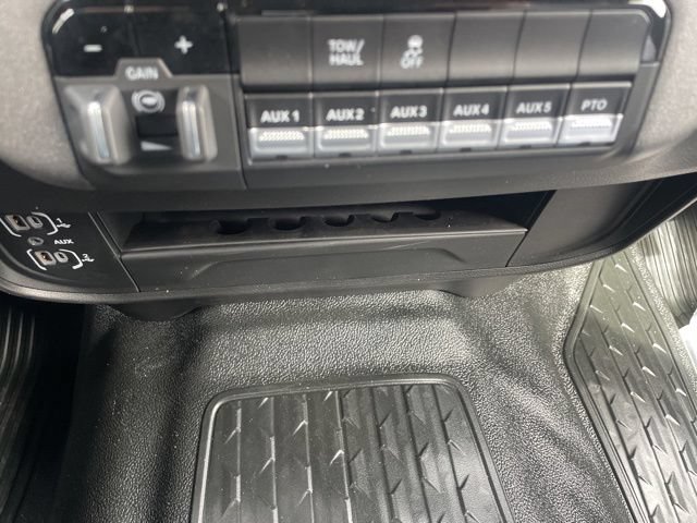 New 2026 RAM 3500 Tradesman w/ Chrome Appearance Group A AWD/4WD image 30