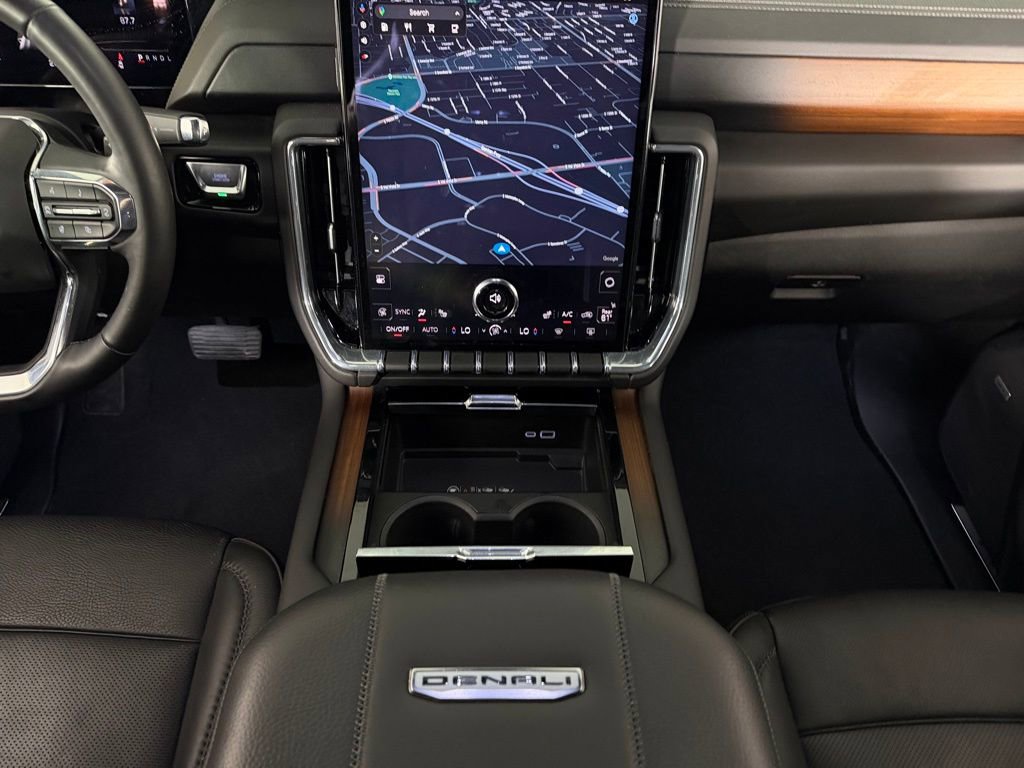 Used 2025 GMC Yukon Denali image 16
