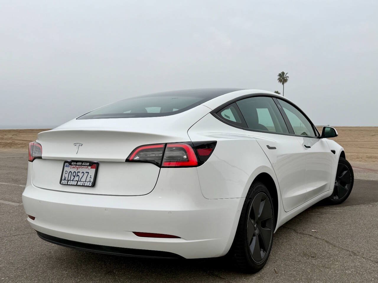 Used 2022 Tesla Model 3 Long Range AWD/4WD image 4