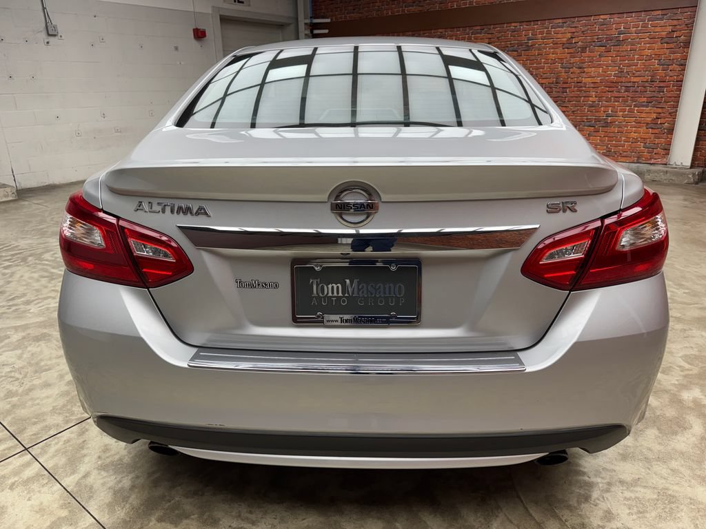Used 2016 Nissan Altima 2.5 SR FWD image 4