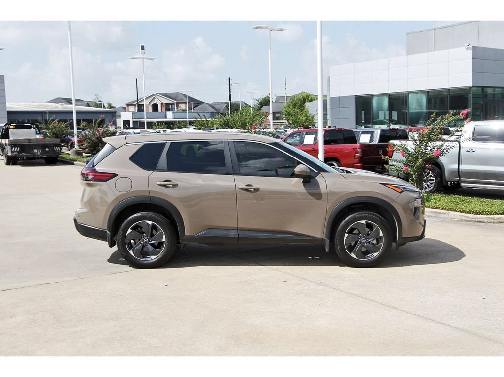 Used 2024 Nissan Rogue SV FWD image 6