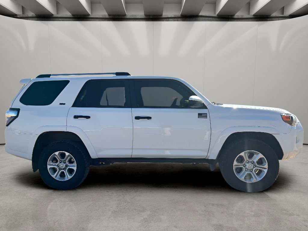 Used 2019 Toyota 4Runner SR5 AWD/4WD image 6